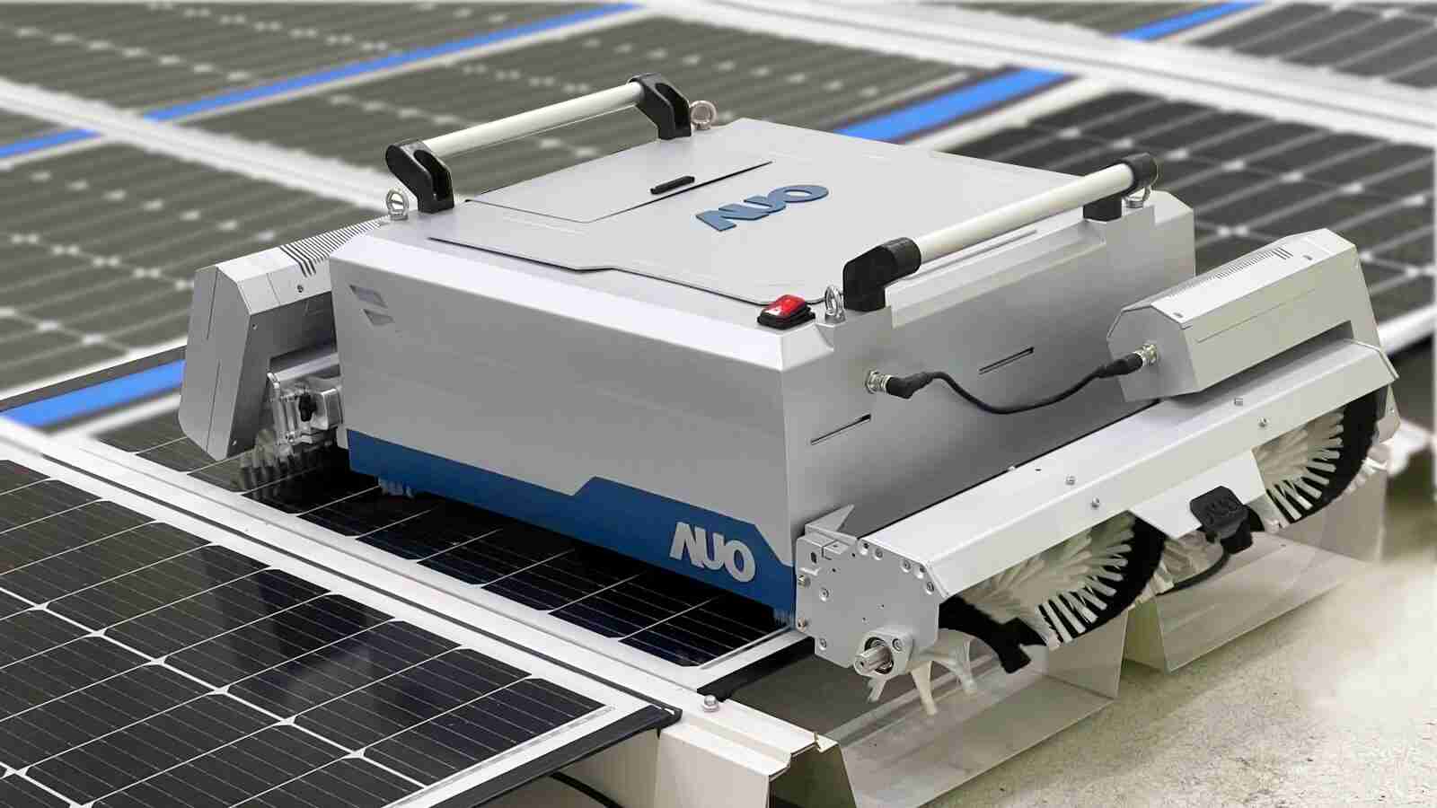 蓝狮在线致力EPC场域技术升级，，导入清洁机器人搭配传感器与AI数据分析，，大幅减少维运成本